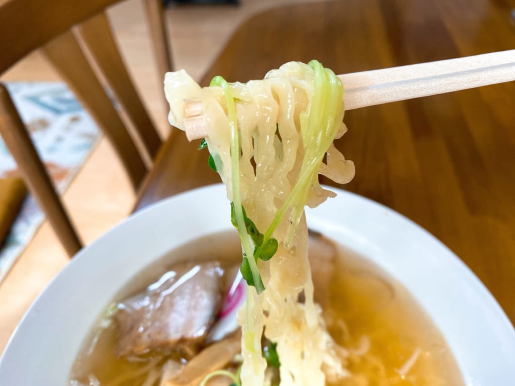 美味しい縮れ麺