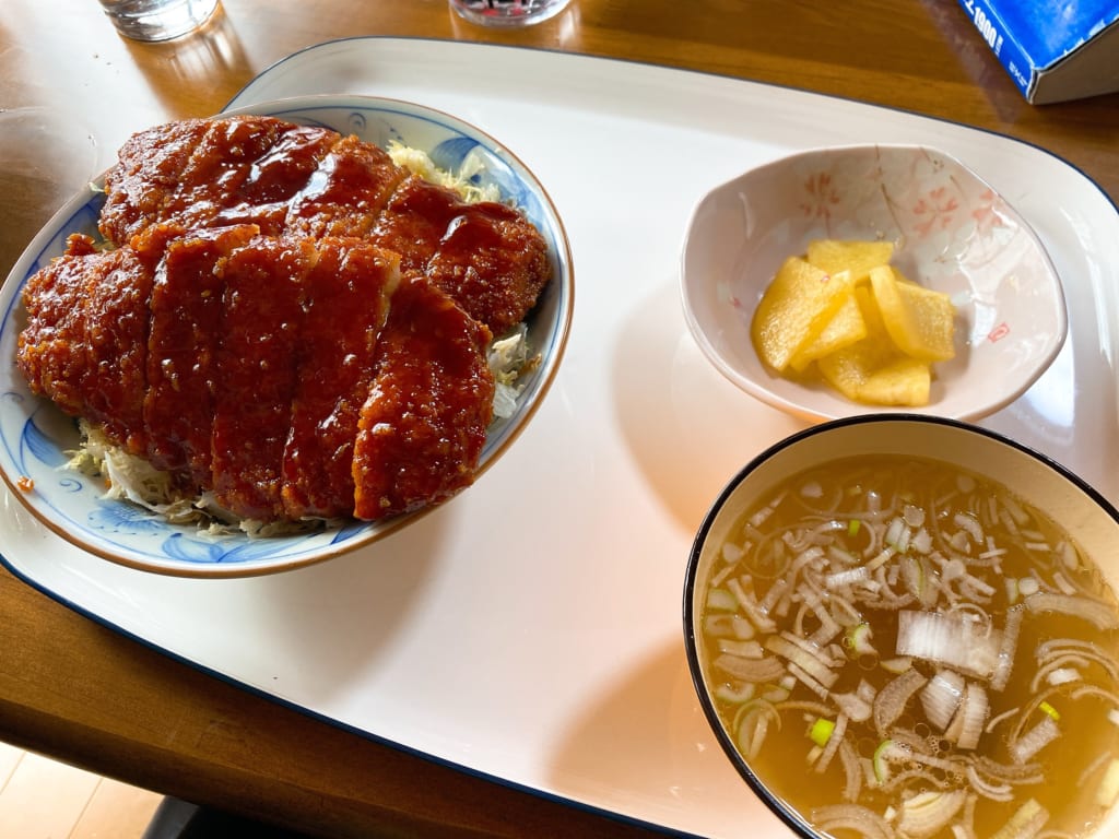 ソースカツ丼、カツ二枚