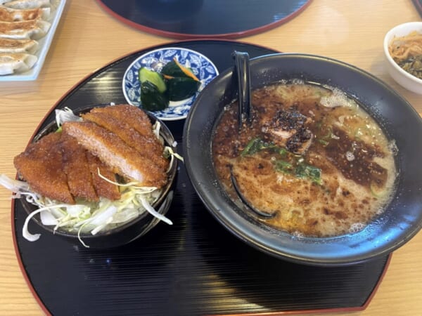 らーめん お食事処 あおやま ラーメンセット(豚骨ラーメン、ミニソースカツ丼)