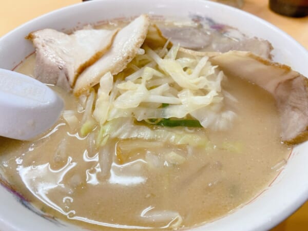 ラーメン 金ちゃん チャーシューの下