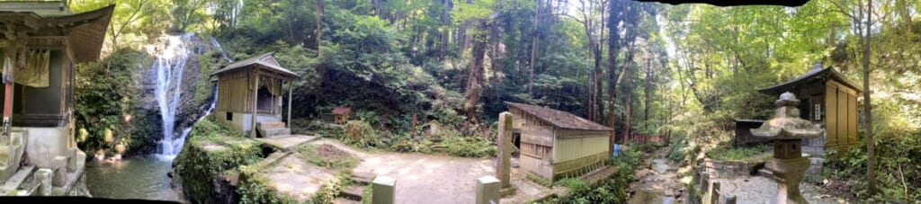 滝沢不動滝(白糸の滝) 全景