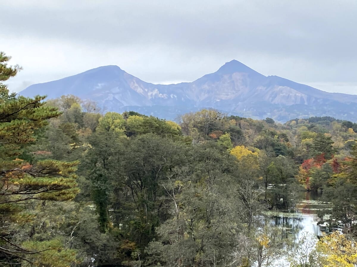 中瀬沼展望台から中瀬沼と磐梯山