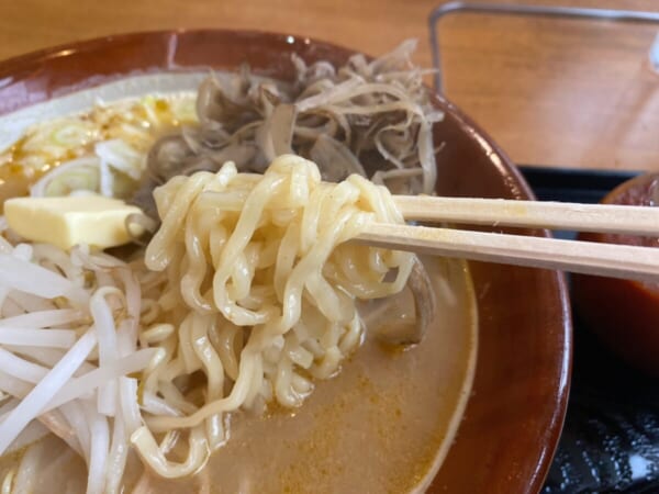 やぐら太鼓 ちゃんこラーメンの麺