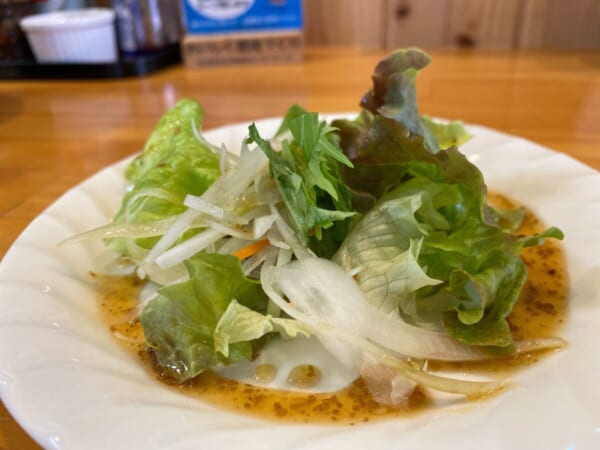 芳登里 鯛ラーメン サラダ