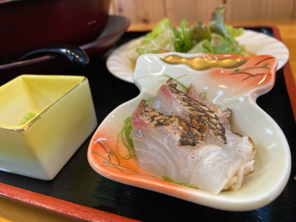 芳登里 鯛ラーメン 鯛の刺身