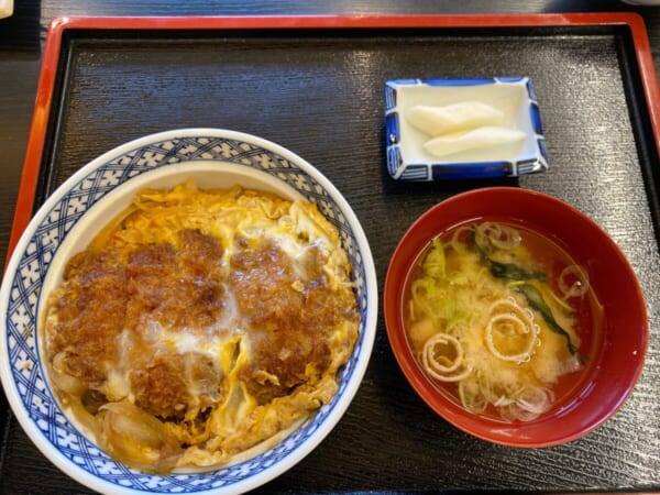 せせらぎ荘 カツ丼