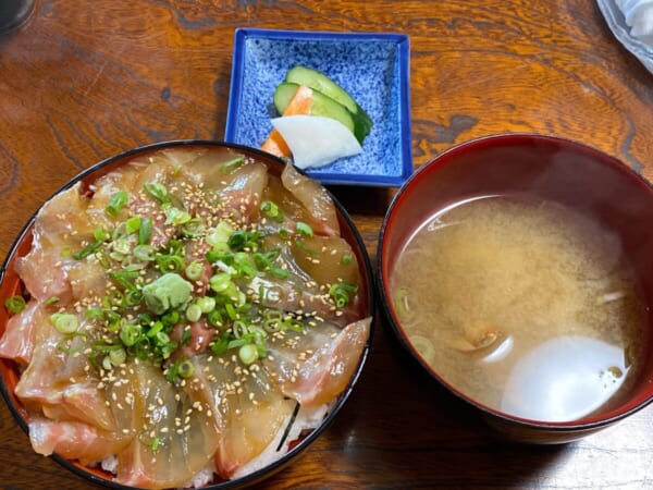 丑若丸 真鯛漬け丼