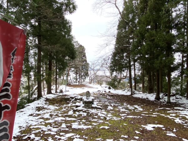 相川観音堂前