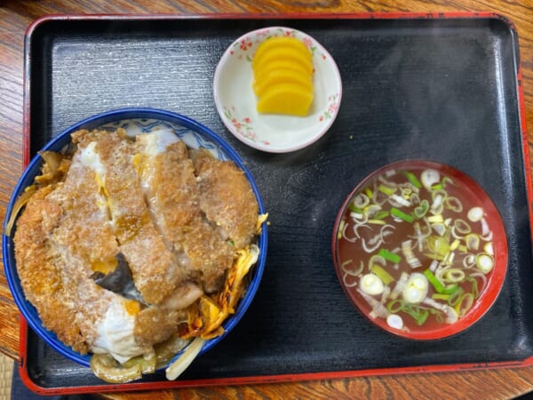 利喜 煮込みかつ丼