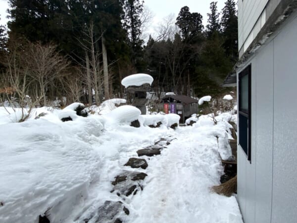 西村屋 中ノ沢温泉 露天風呂アプローチ