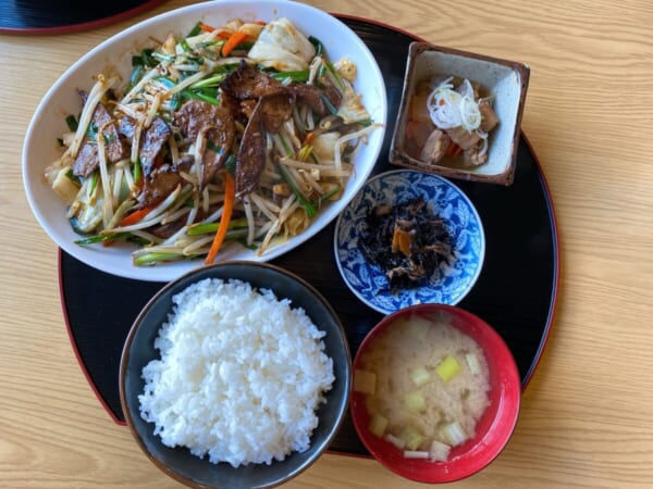 あおやま レバニラ定食