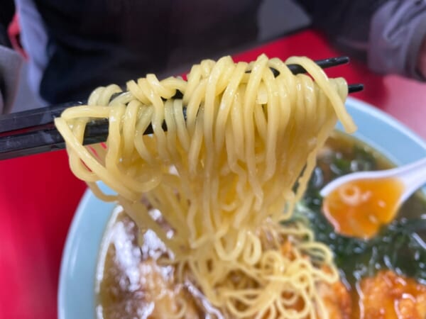 小西食堂 麺アップ