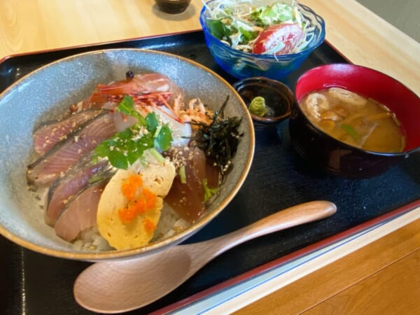 湯川村 はじめ堂 朝〆海鮮丼