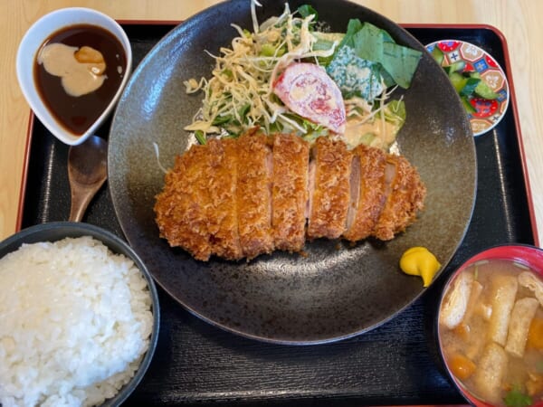 はじめ堂 豚ロースカツ定食