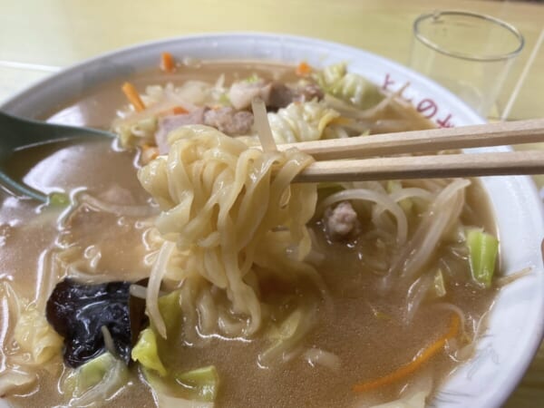 よしのや食堂 麺アップ