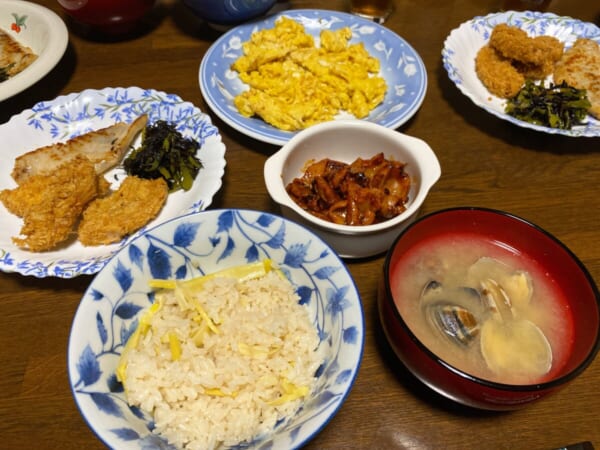 タケノコご飯とアサリの味噌汁、車麩のカツ