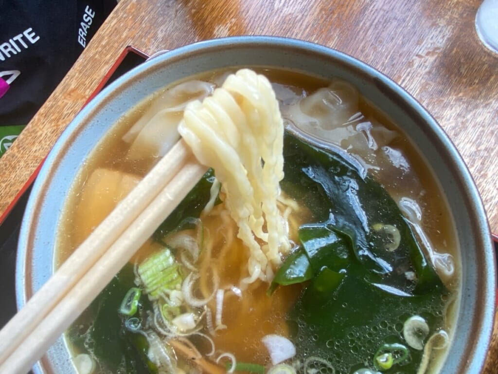 ほていや ワンタンメン麵アップ