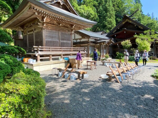 神楽殿、和紙漉き会場