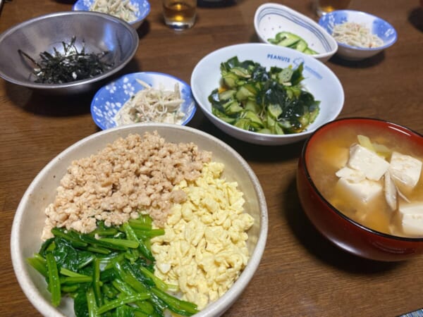 三色丼