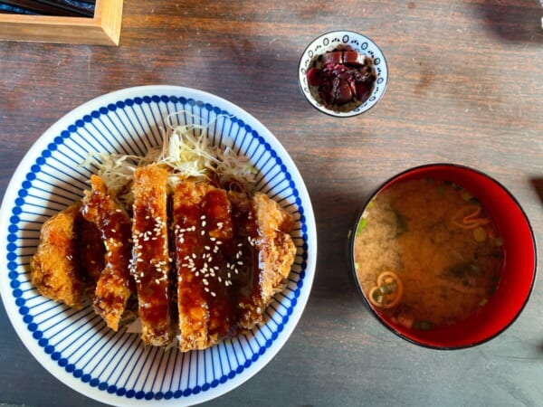 kitchen IZANAI 名古屋風ソースカツ丼