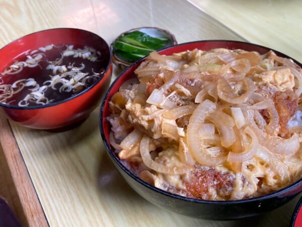 よしのや食堂 煮込みカツ丼