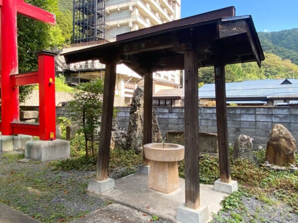 羽黒山湯上神社 手水舎