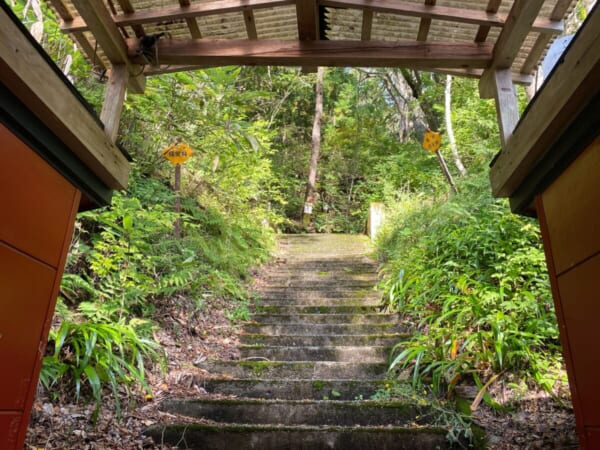 東山温泉 羽黒山湯上神社 参道 石段