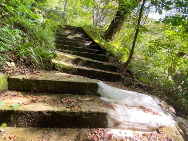 東山温泉 羽黒山湯上神社 参道 石段