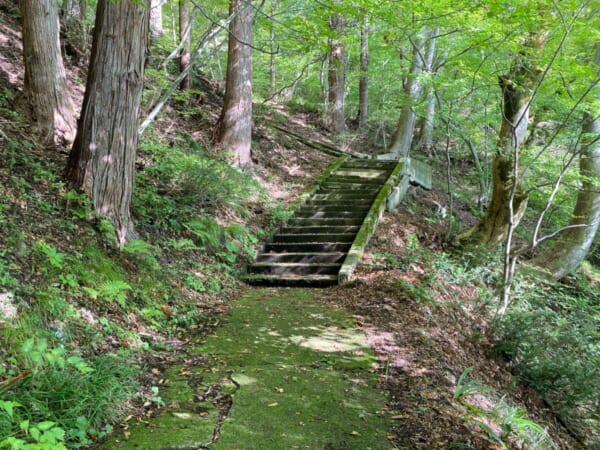 東山温泉 羽黒山湯上神社 参道 石段