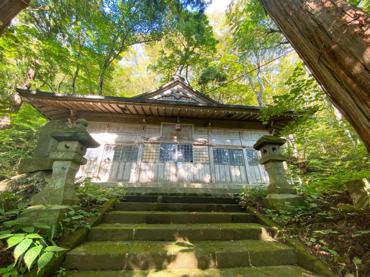 羽黒山湯上神社