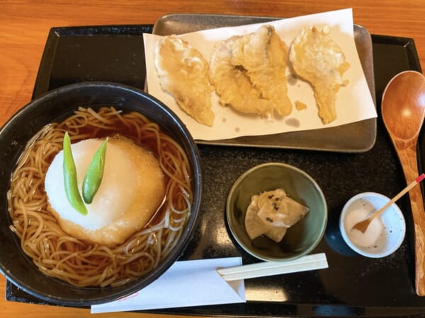 蕎八 かやの みぞれ揚げ餅蕎麦、鯉の天ぷら