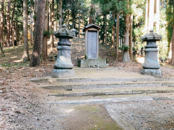土津神社(はにつじんじゃ) 保科正之墳墓