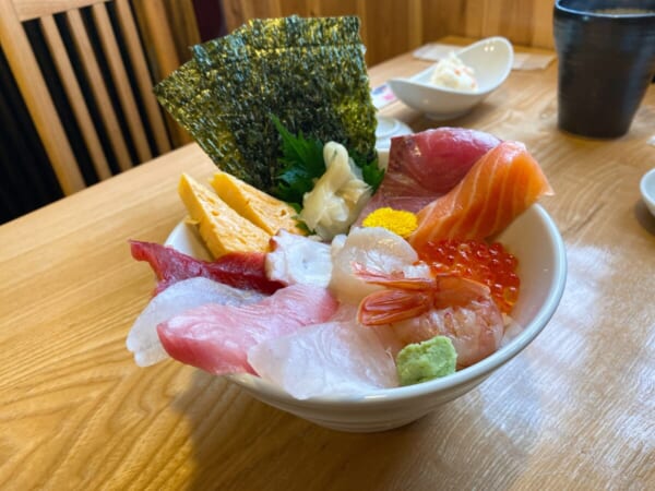 魚志(うおし) 中海鮮丼 ランチ