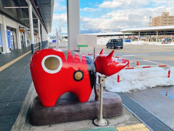 会津若松駅 赤べこ