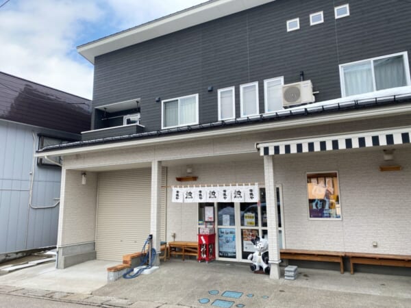 牛乳屋食堂 売店 外観