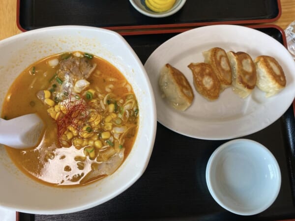 牛乳屋食堂 ミルクみそラーメン、餃子