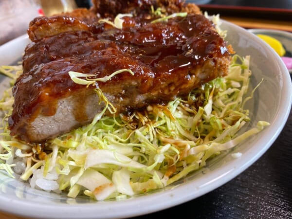 牛乳屋食堂 ソースカツ丼アップ