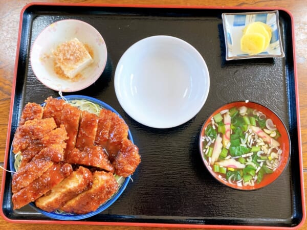 ラーメン処 天神 ジャンボカツ丼