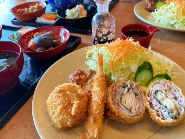 鶯宿亭 飯寺店 おまかせ定食