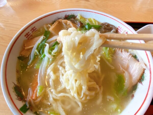 お食事処 峠 塩タンメン 麺リフトアップ