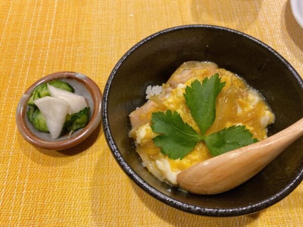 焼き鳥 萩のや ミニ親子丼 お新香