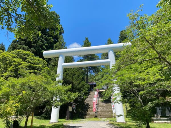 土津神社 6月 白大鳥居