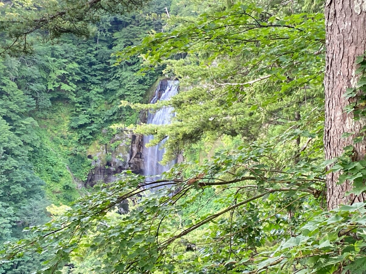 モーカケの滝 南会津郡 檜枝岐村 観光