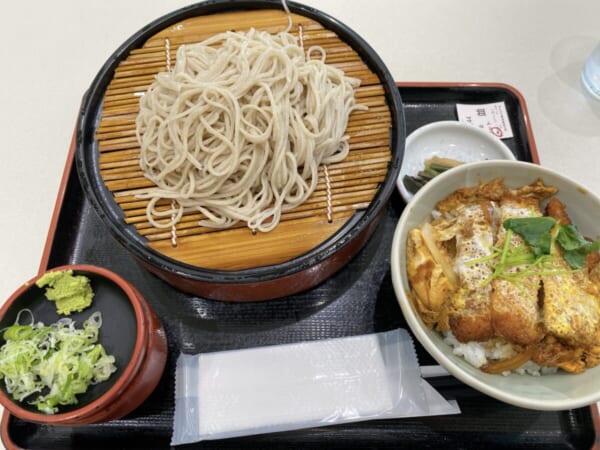 道の駅 奥会津かねやま こぶし館 蕎麦とミニ煮込みカツ丼のセット