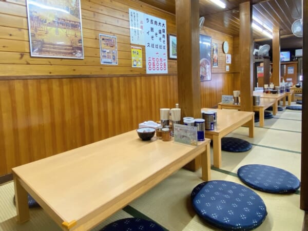 喜多方ラーメン 坂内食堂 店内 小上がり