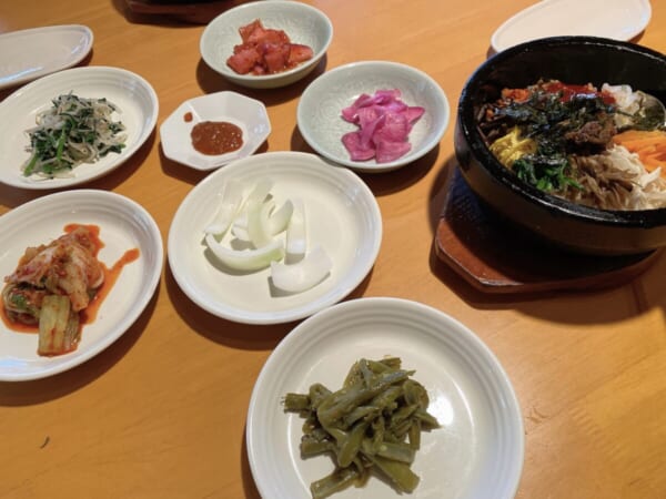 韓国料理 平野屋 石焼ビビンバ 副菜