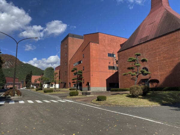 紅葉の鳴子峡と銀山温泉散策 バスツアー ニッカウイスキー宮城峡蒸溜所