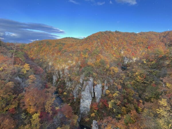 紅葉の鳴子峡と銀山温泉散策 バスツアー