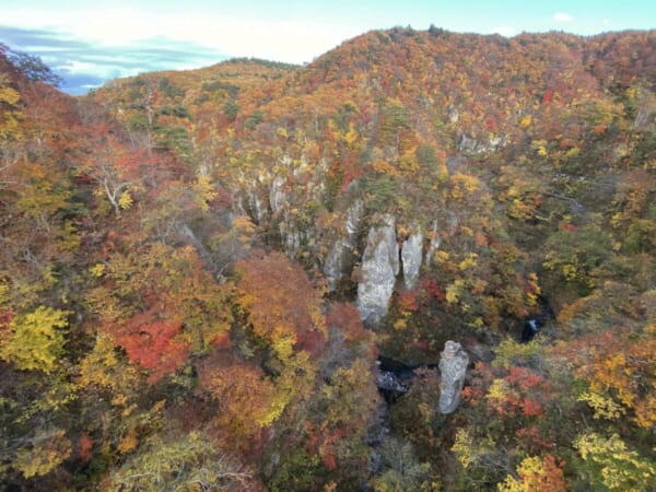 紅葉の鳴子峡と銀山温泉散策 バスツアー