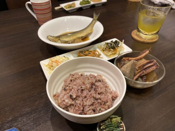 アングラ 鉄板焼き マギー おばんざい定食 鮎の煮付け